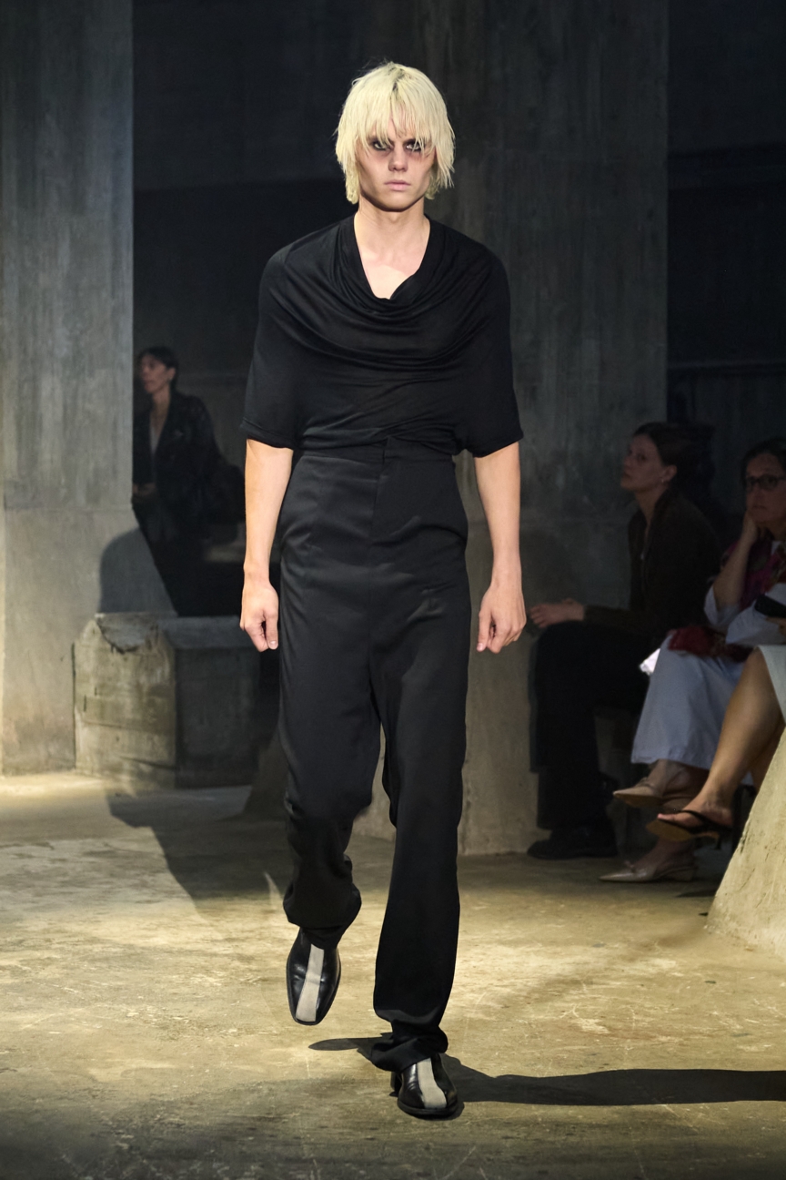 ss26-copenhagen-fashion-week-martin-quad-runway-2x3-james-cochrane-17