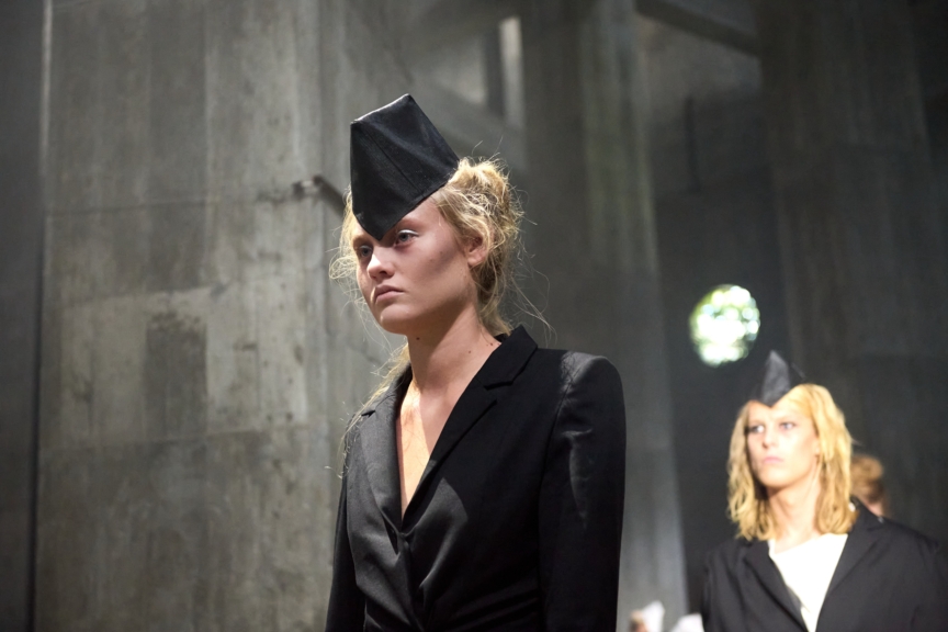 ss26-copenhagen-fashion-week-martin-quad-runway-4x5-james-cochrane-24