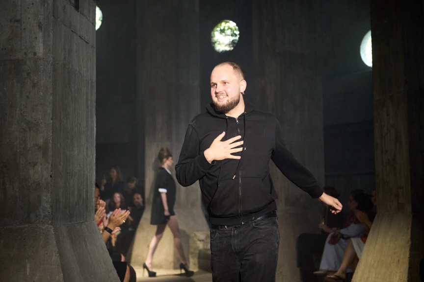 ss26-copenhagen-fashion-week-martin-quad-runway-4x5-james-cochrane-30