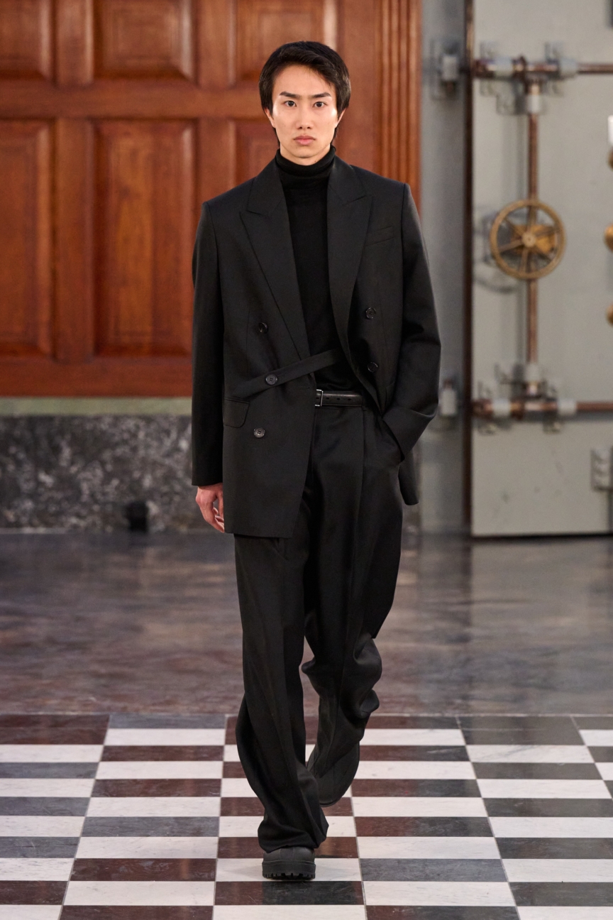 aw26-copenhagen-fashion-week-mkdt-studio-runway-2x3-james-cochrane-19