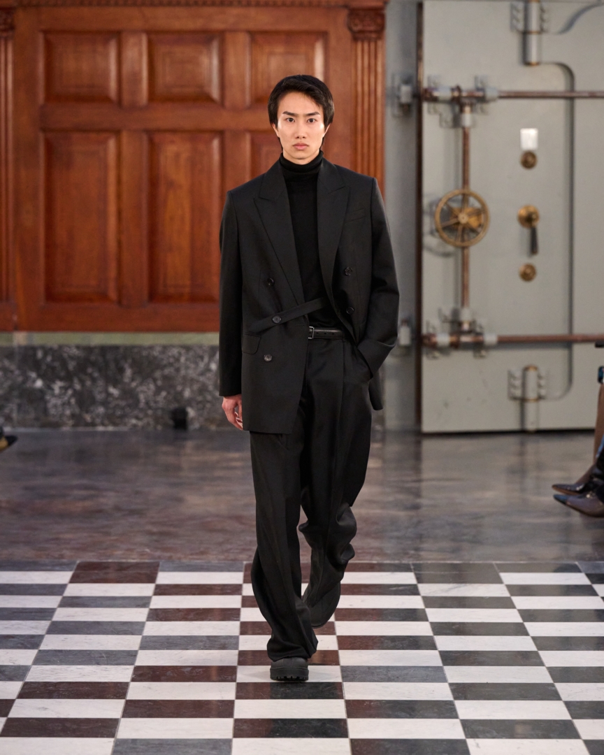 aw26-copenhagen-fashion-week-mkdt-studio-runway-4x5-james-cochrane-19