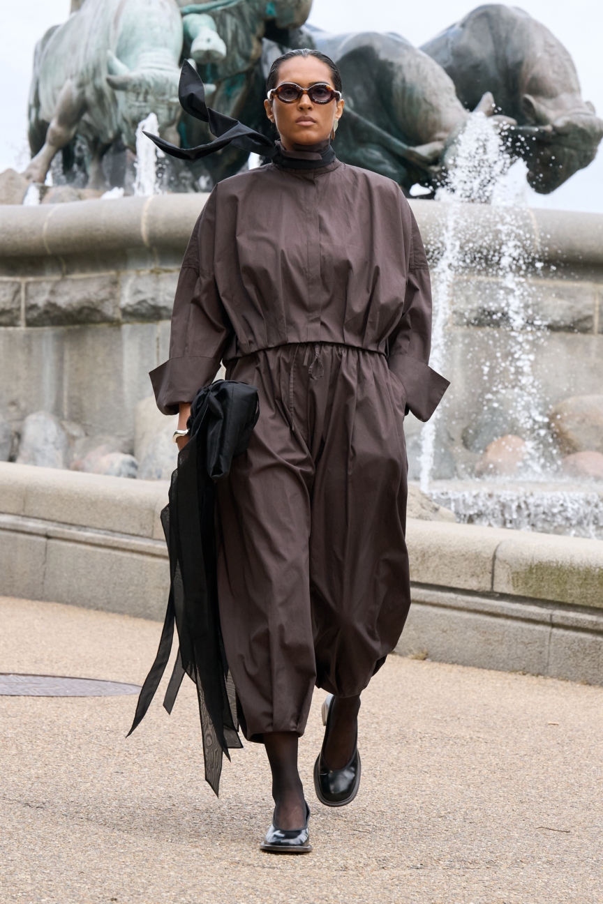 ss26-copenhagen-fashion-week-mkdt-studio-runway-2x3-james-cochrane-12