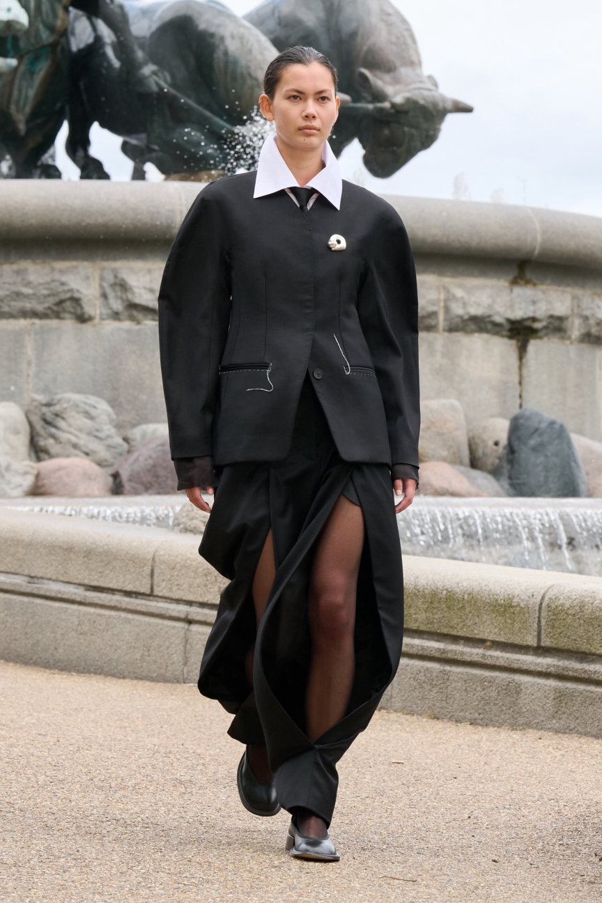 ss26-copenhagen-fashion-week-mkdt-studio-runway-2x3-james-cochrane-16
