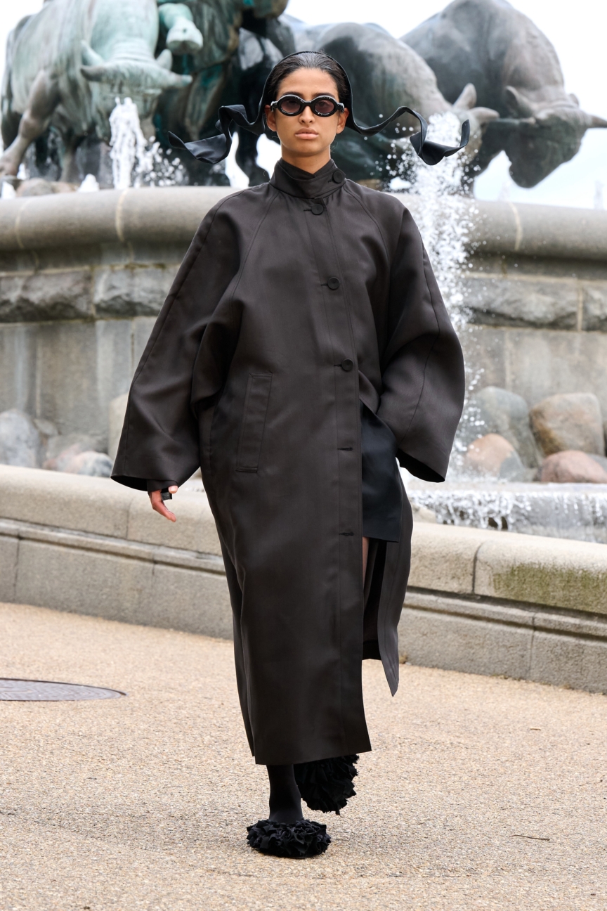 ss26-copenhagen-fashion-week-mkdt-studio-runway-2x3-james-cochrane-20