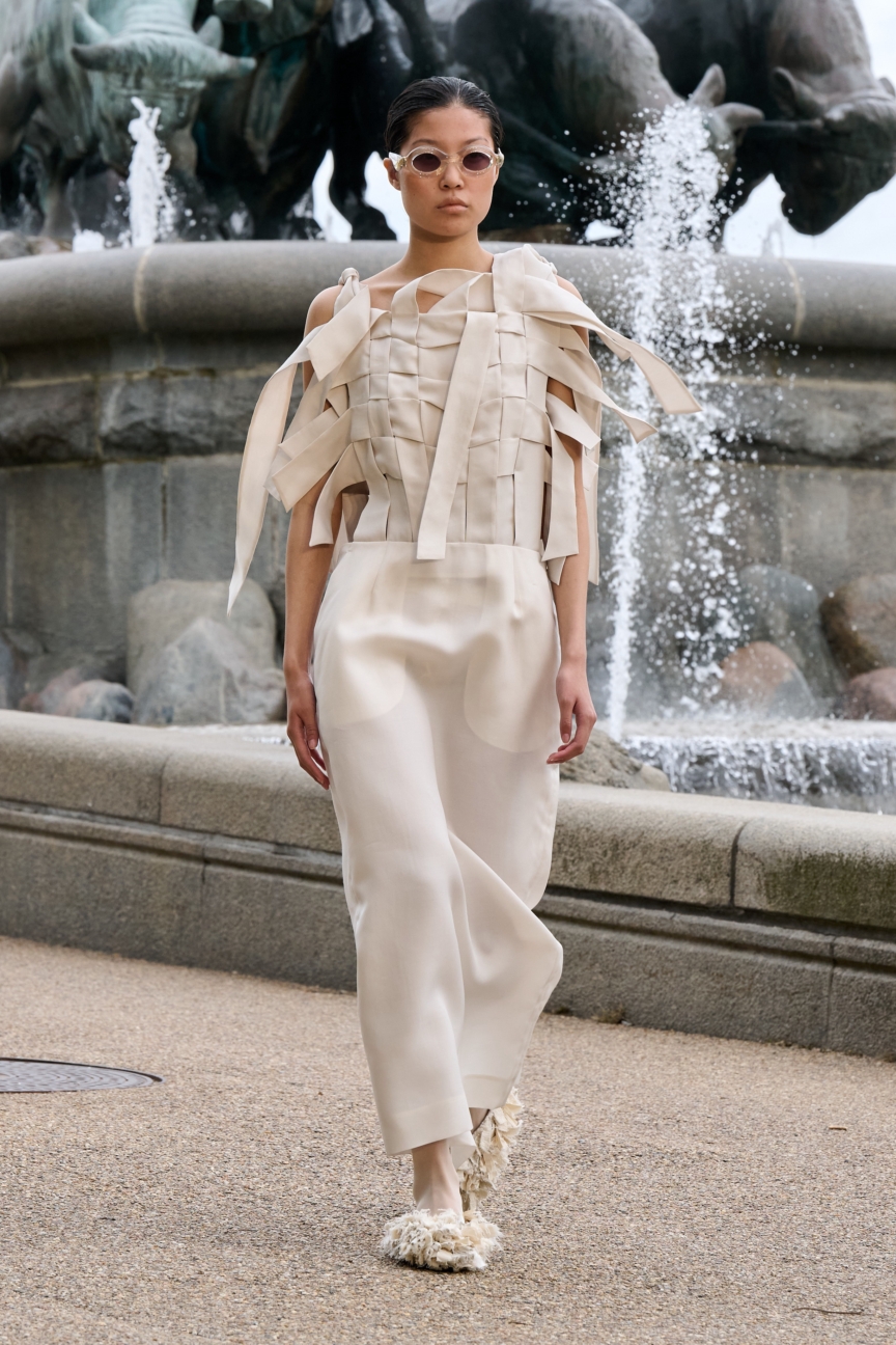 ss26-copenhagen-fashion-week-mkdt-studio-runway-2x3-james-cochrane-30
