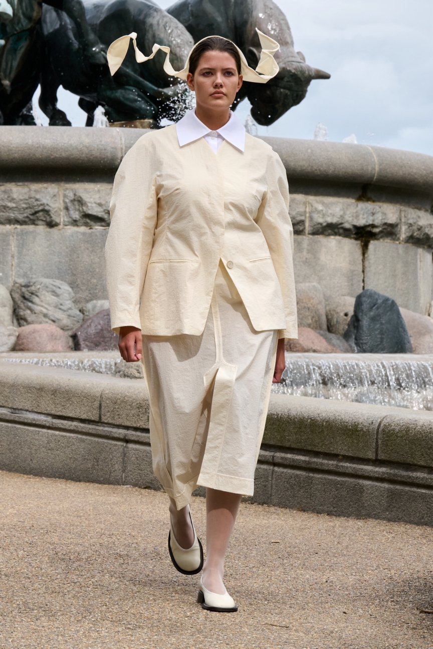 ss26-copenhagen-fashion-week-mkdt-studio-runway-2x3-james-cochrane-4