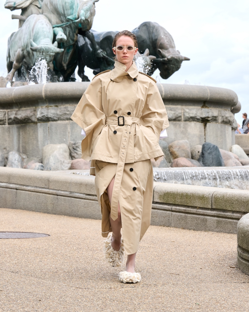 ss26-copenhagen-fashion-week-mkdt-studio-runway-4x5-james-cochrane-10