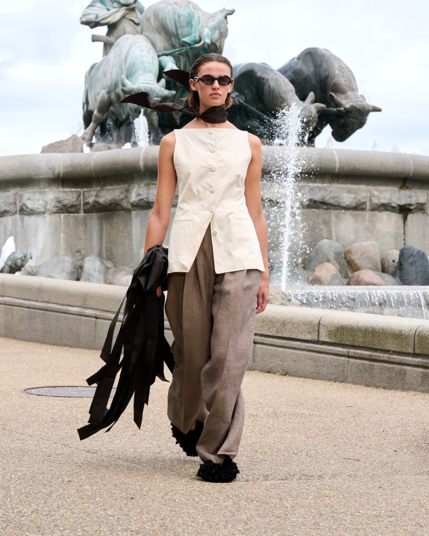 ss26-copenhagen-fashion-week-mkdt-studio-runway-4x5-james-cochrane-13