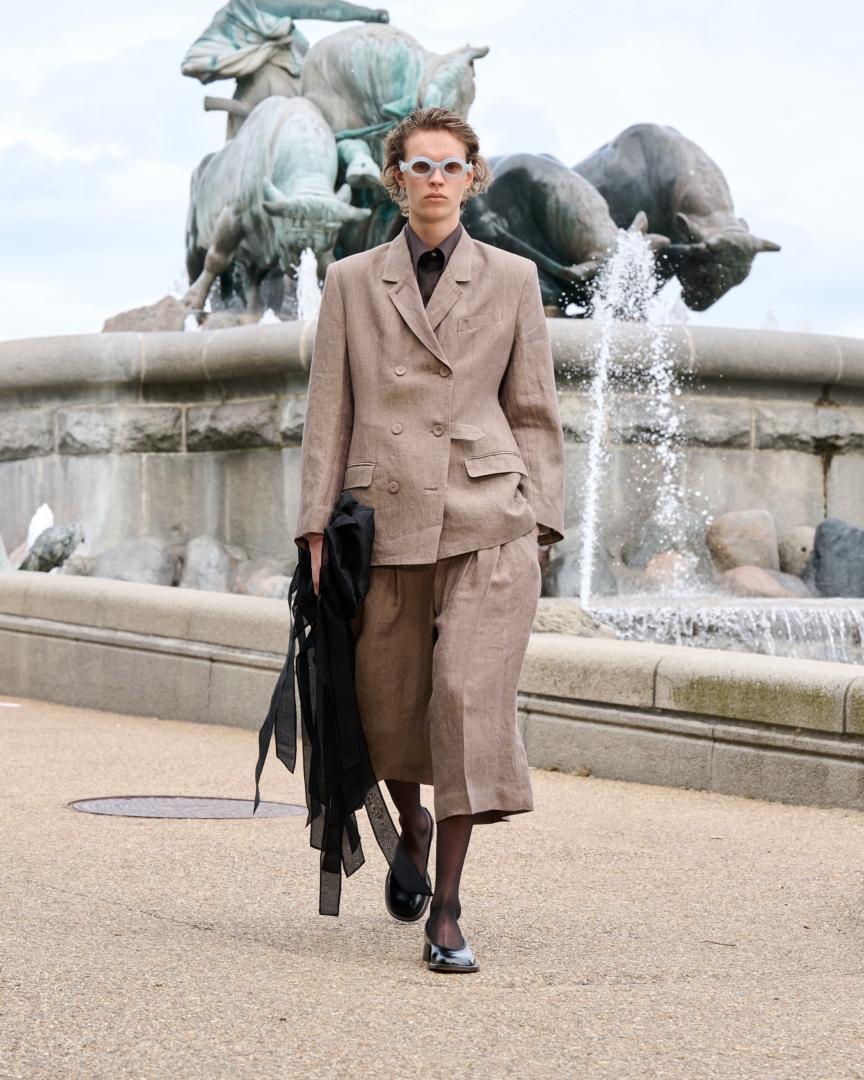 ss26-copenhagen-fashion-week-mkdt-studio-runway-4x5-james-cochrane-14