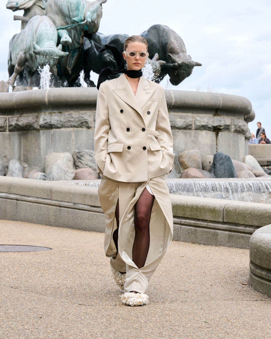 ss26-copenhagen-fashion-week-mkdt-studio-runway-4x5-james-cochrane-9