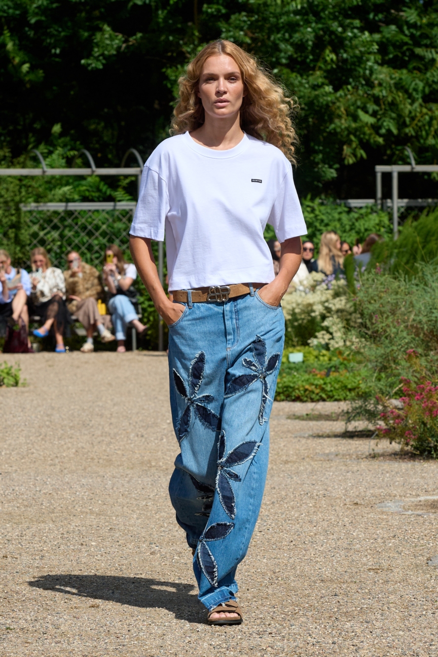 ss26-copenhagen-fashion-week-munthe-runway-2x3-james-cochrane-1
