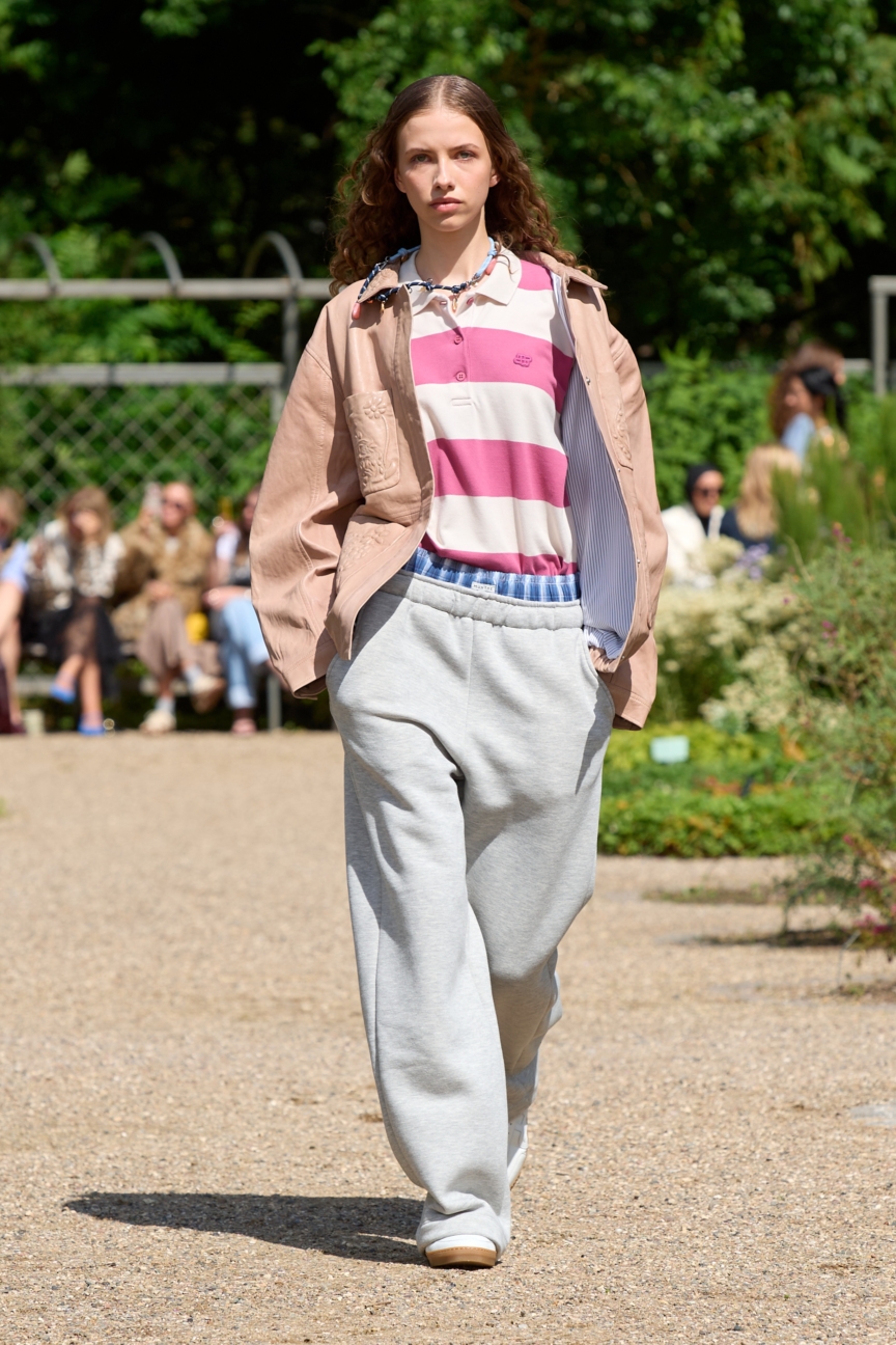 ss26-copenhagen-fashion-week-munthe-runway-2x3-james-cochrane-19