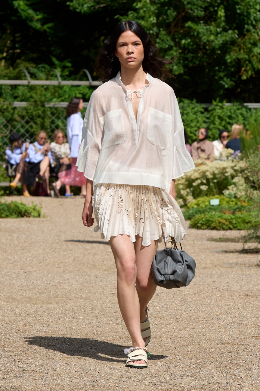 ss26-copenhagen-fashion-week-munthe-runway-2x3-james-cochrane-26