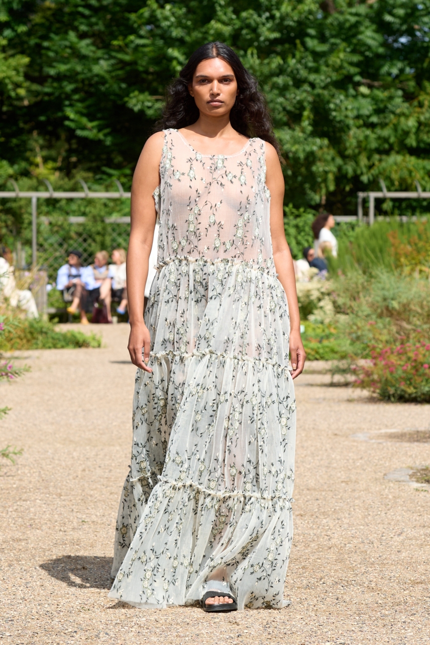ss26-copenhagen-fashion-week-munthe-runway-2x3-james-cochrane-31
