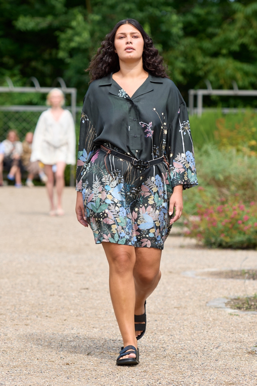 ss26-copenhagen-fashion-week-munthe-runway-2x3-james-cochrane-37