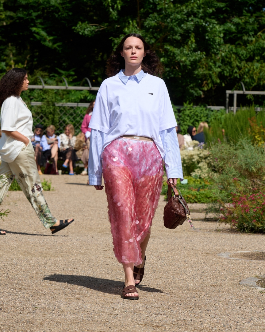 ss26-copenhagen-fashion-week-munthe-runway-4x5-james-cochrane-23