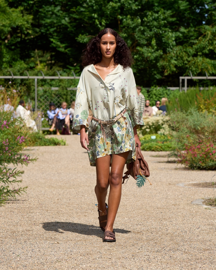 ss26-copenhagen-fashion-week-munthe-runway-4x5-james-cochrane-27