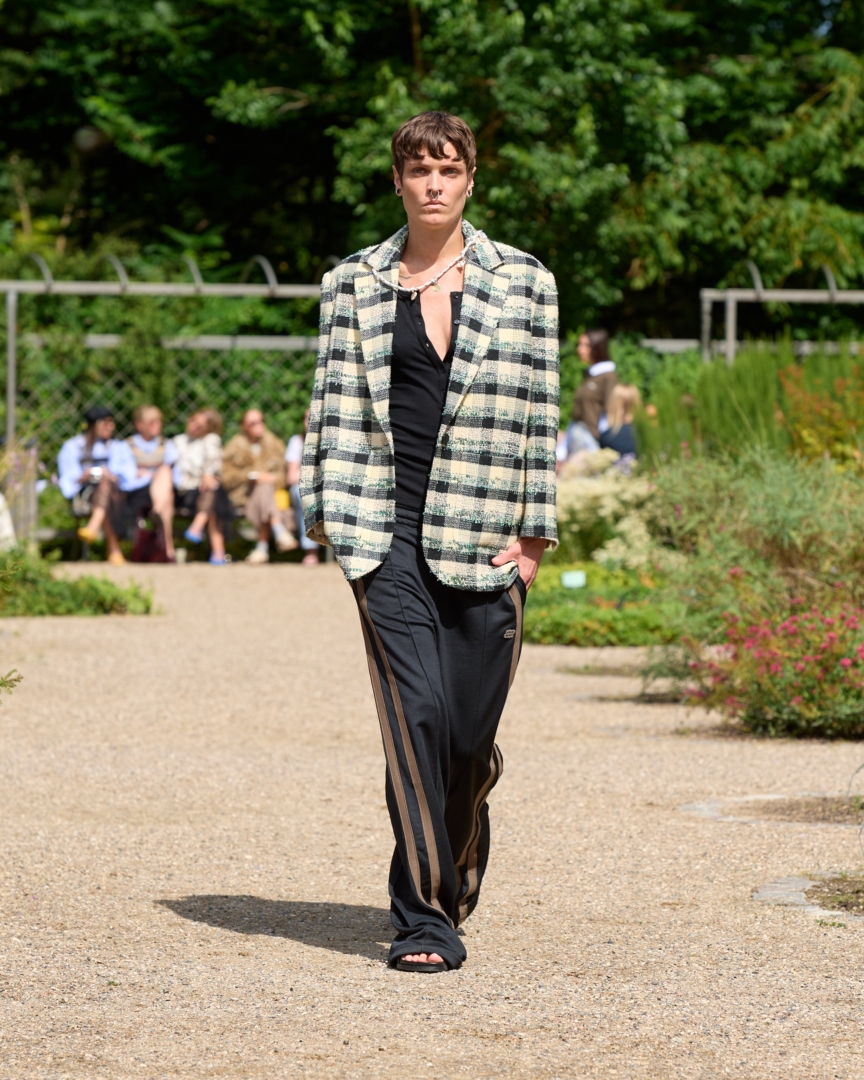 ss26-copenhagen-fashion-week-munthe-runway-4x5-james-cochrane-29