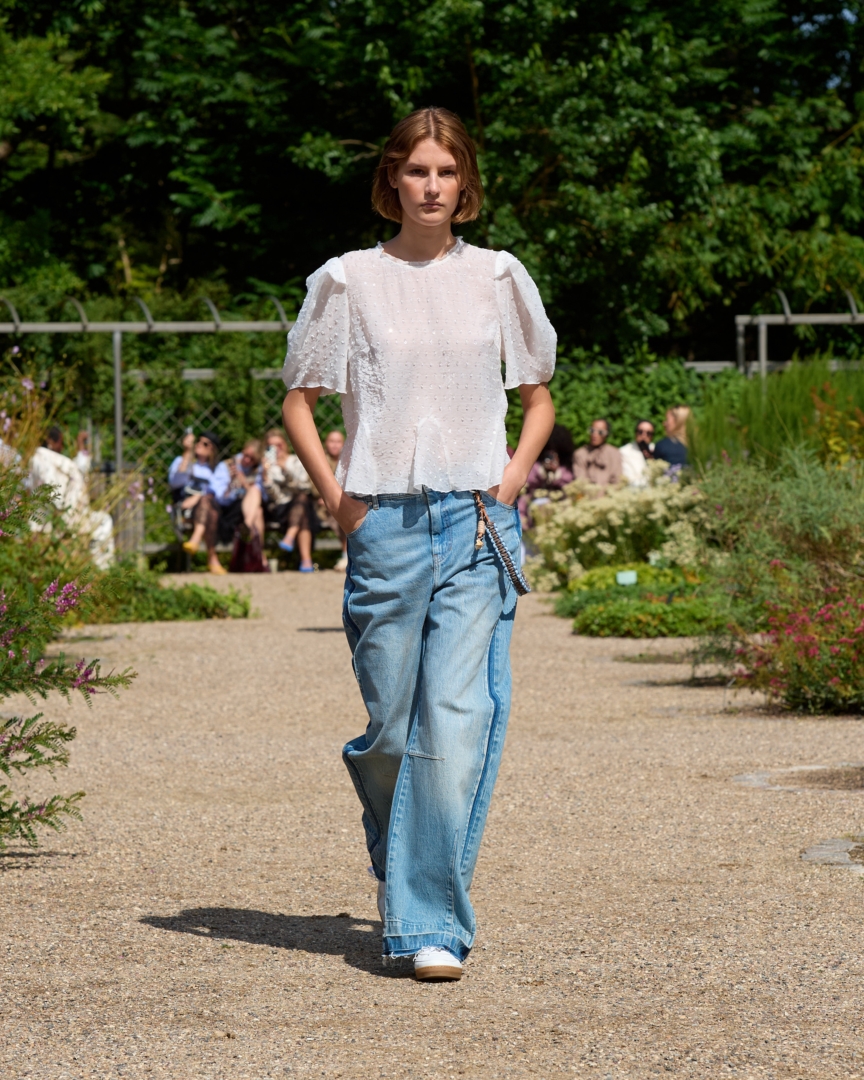 ss26-copenhagen-fashion-week-munthe-runway-4x5-james-cochrane-3