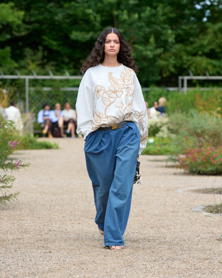 ss26-copenhagen-fashion-week-munthe-runway-4x5-james-cochrane-36