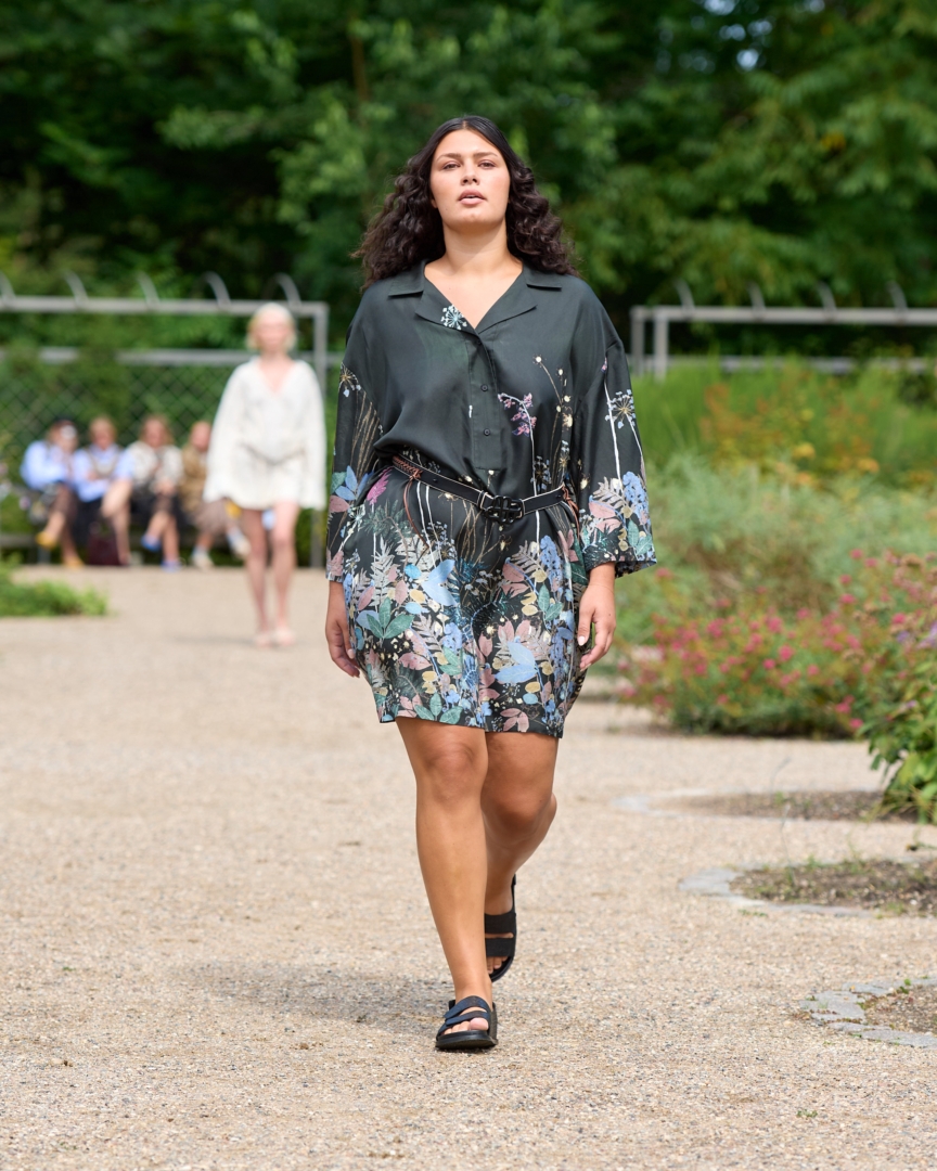 ss26-copenhagen-fashion-week-munthe-runway-4x5-james-cochrane-37