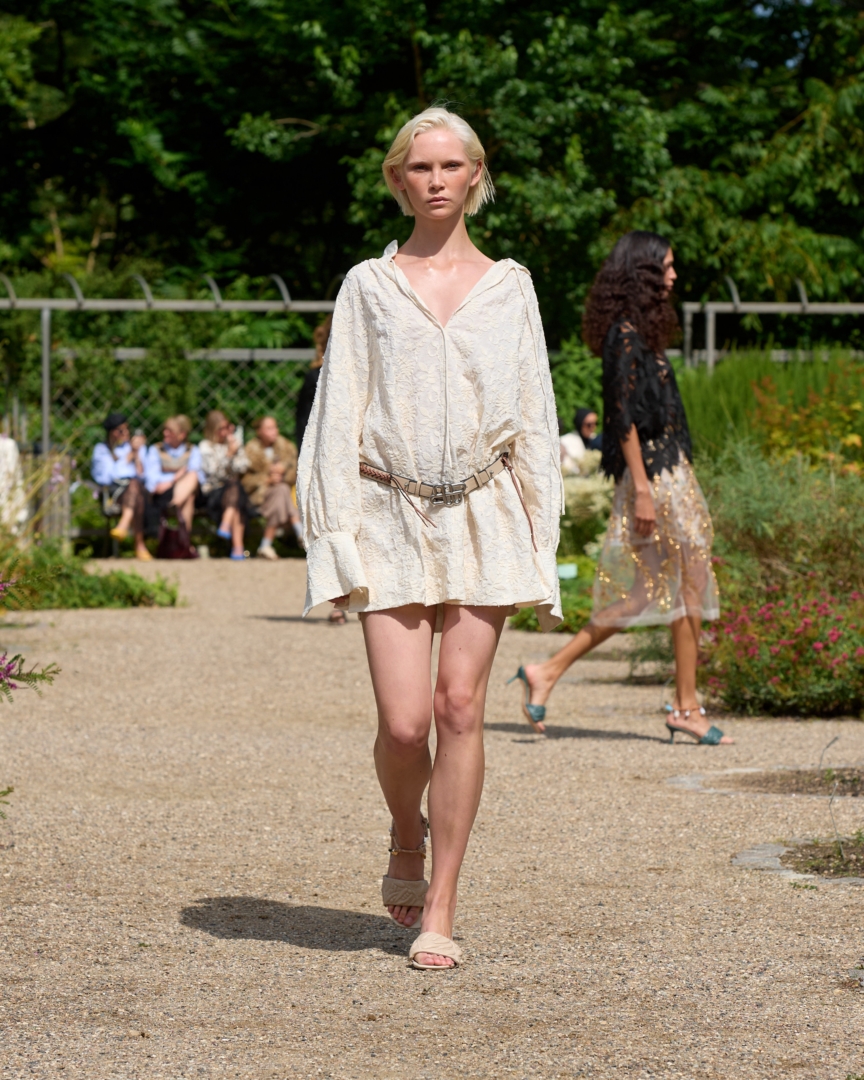 ss26-copenhagen-fashion-week-munthe-runway-4x5-james-cochrane-38