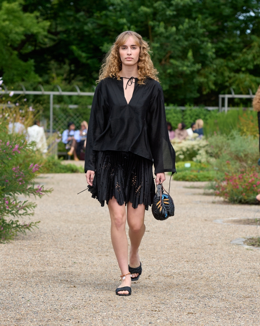 ss26-copenhagen-fashion-week-munthe-runway-4x5-james-cochrane-39