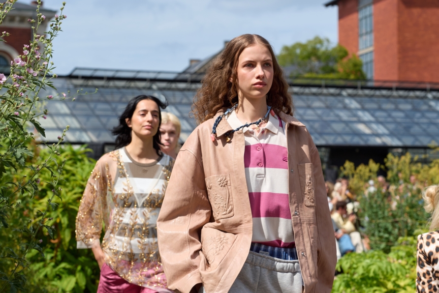 ss26-copenhagen-fashion-week-munthe-runway-4x5-james-cochrane-50