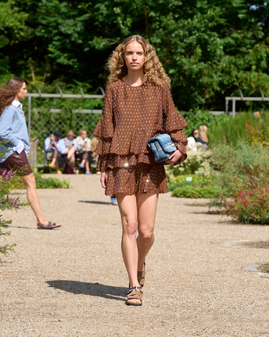 ss26-copenhagen-fashion-week-munthe-runway-4x5-james-cochrane-7