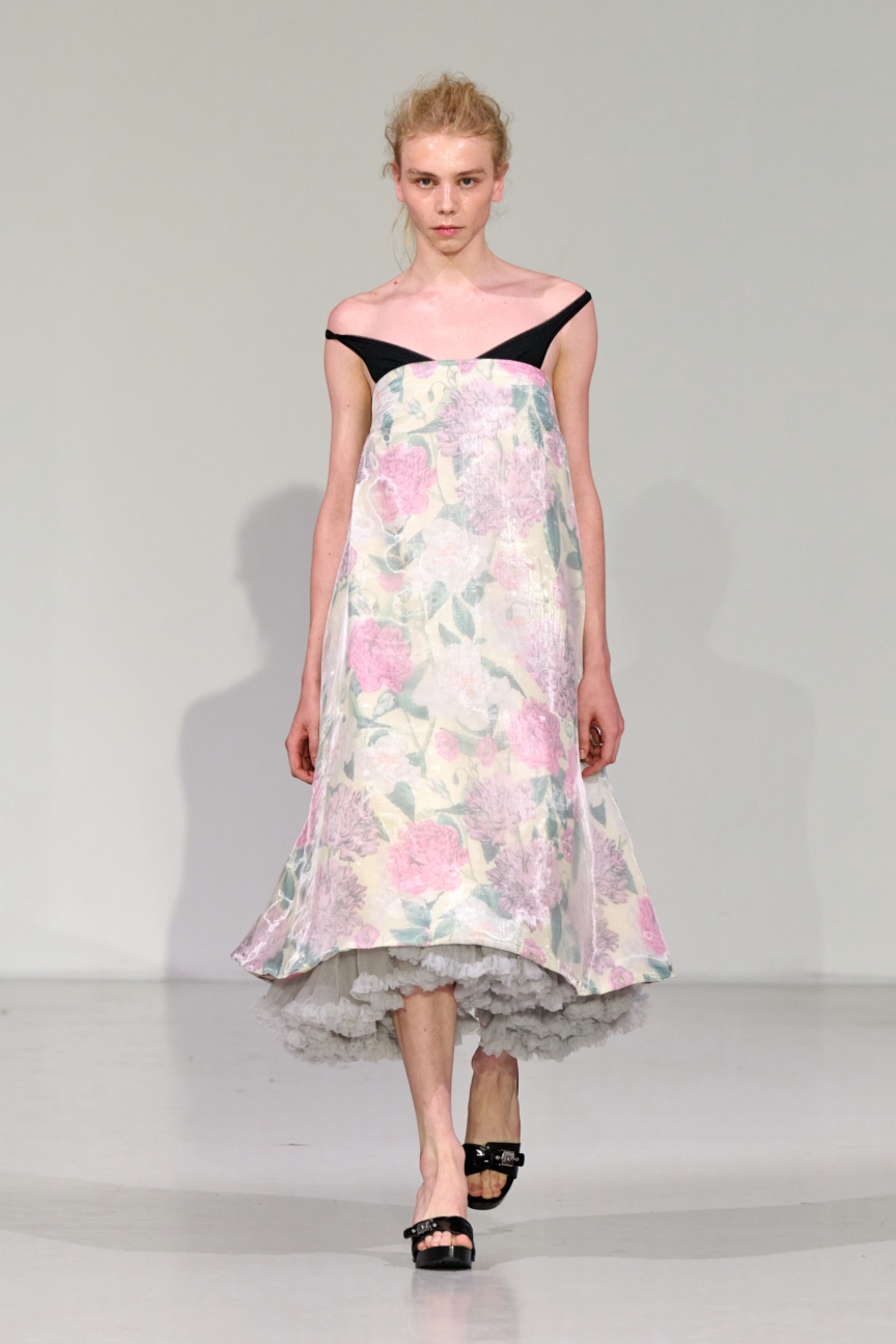 ss26-copenhagen-fashion-week-nicklas-skovgaard-runway-2x3-james-cochrane-1