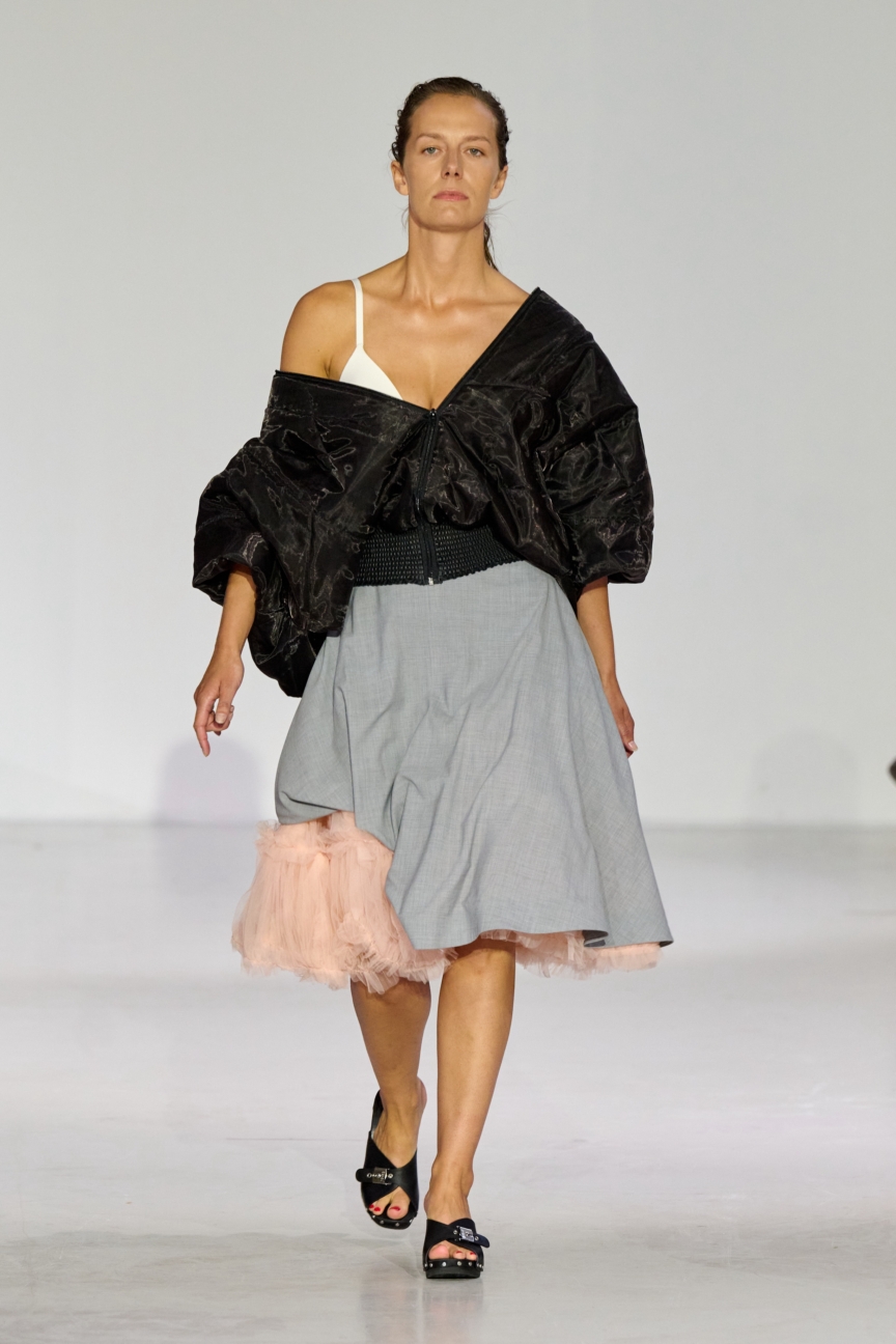 ss26-copenhagen-fashion-week-nicklas-skovgaard-runway-2x3-james-cochrane-11