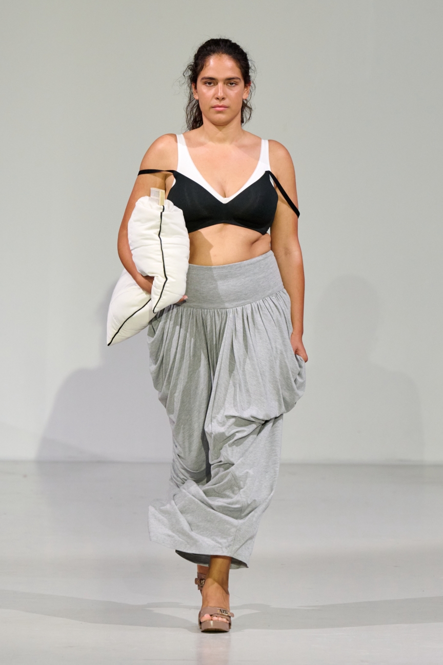 ss26-copenhagen-fashion-week-nicklas-skovgaard-runway-2x3-james-cochrane-12