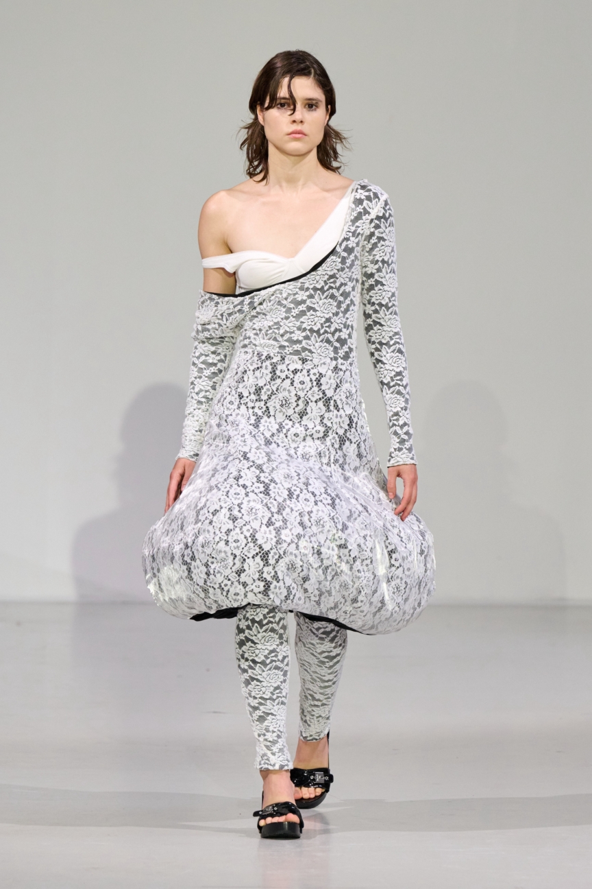 ss26-copenhagen-fashion-week-nicklas-skovgaard-runway-2x3-james-cochrane-18