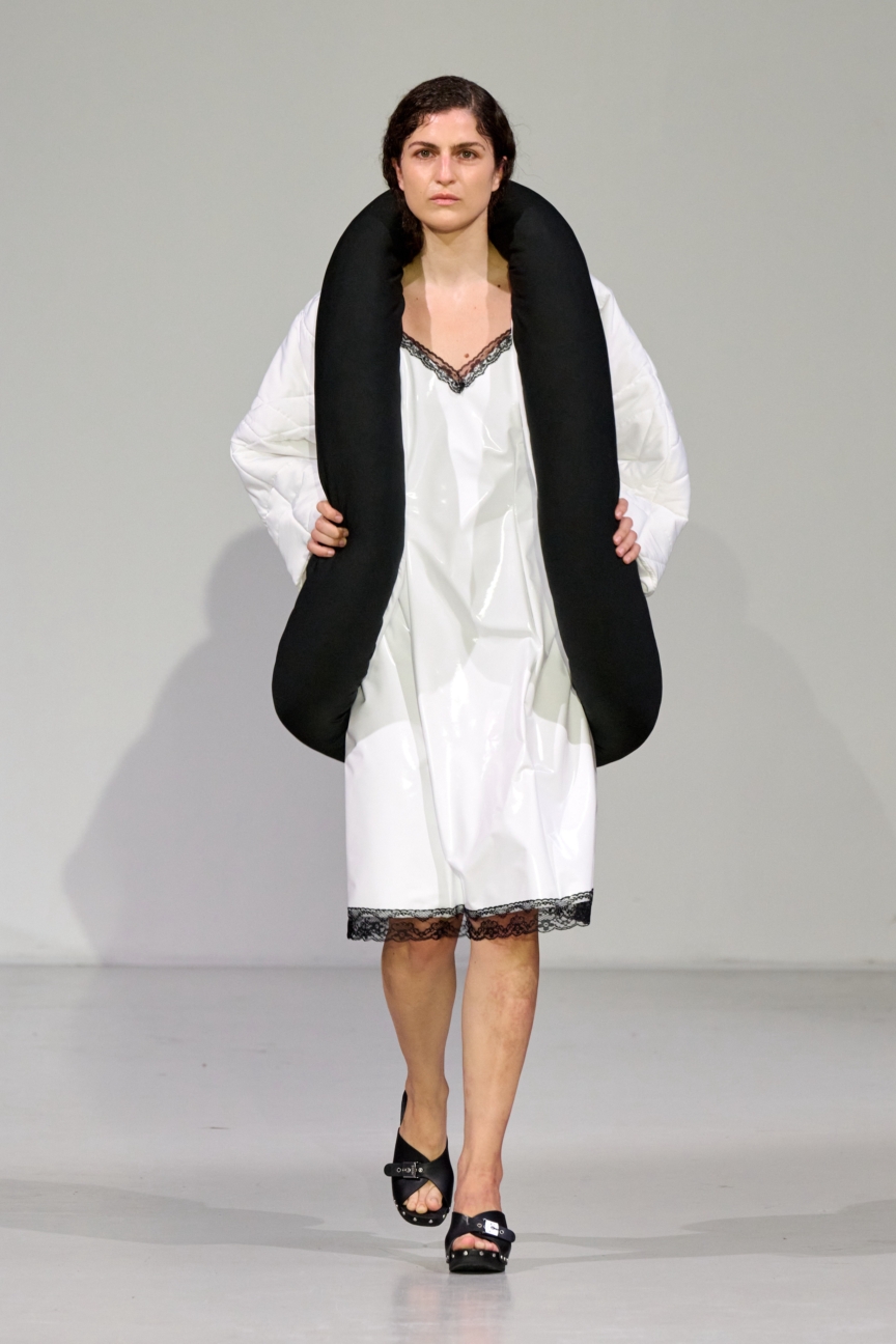 ss26-copenhagen-fashion-week-nicklas-skovgaard-runway-2x3-james-cochrane-27
