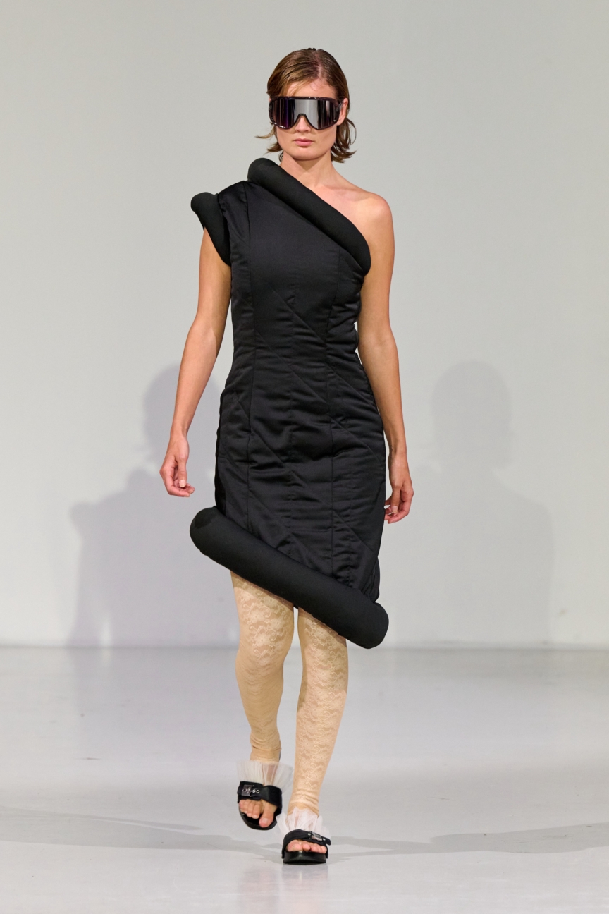 ss26-copenhagen-fashion-week-nicklas-skovgaard-runway-2x3-james-cochrane-29