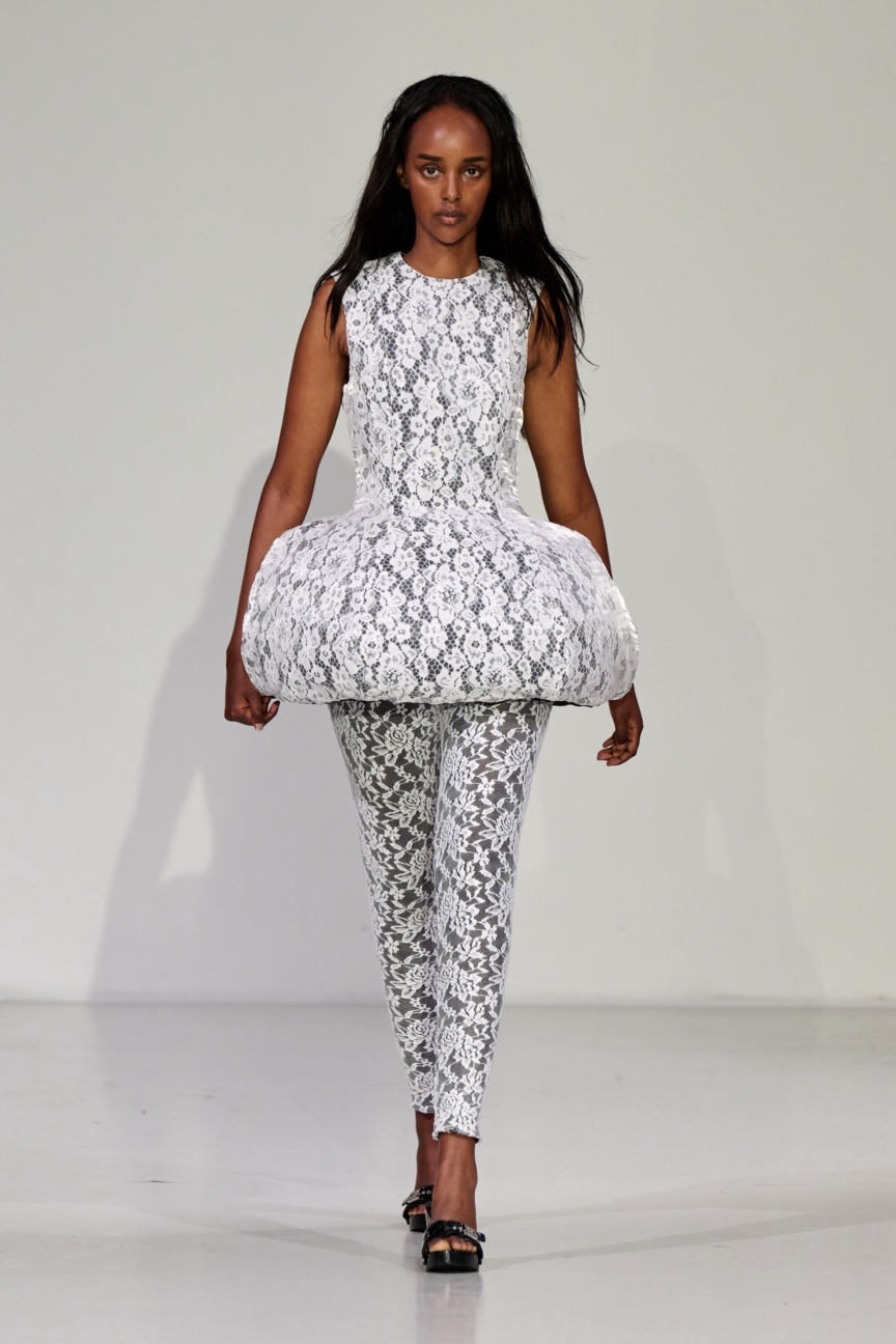 ss26-copenhagen-fashion-week-nicklas-skovgaard-runway-2x3-james-cochrane-32