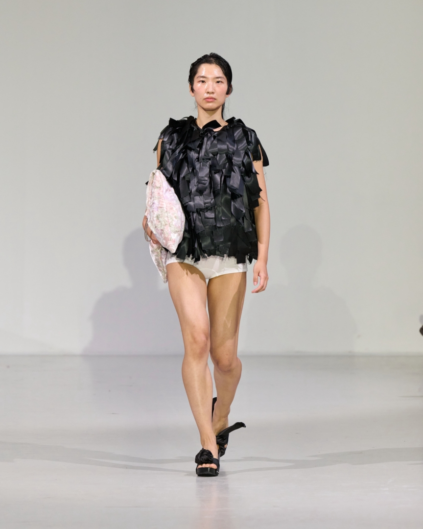 ss26-copenhagen-fashion-week-nicklas-skovgaard-runway-4x5-james-cochrane-19
