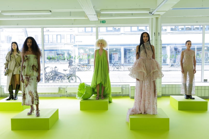 ss26-copenhagen-fashion-week-rabens-saloner-runway-2x3-james-cochrane-23