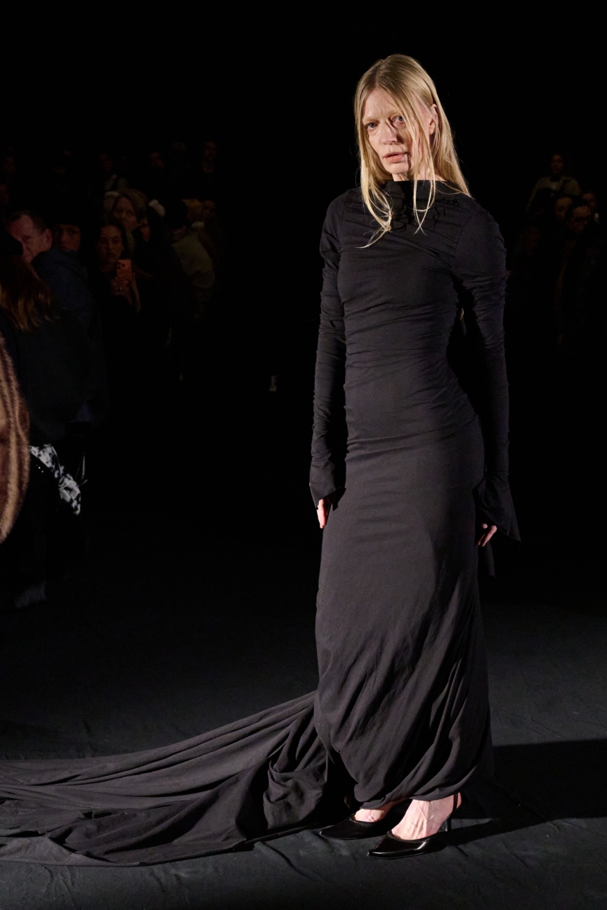 aw26-copenhagen-fashion-week-taus-runway-2x3-james-cochrane-18