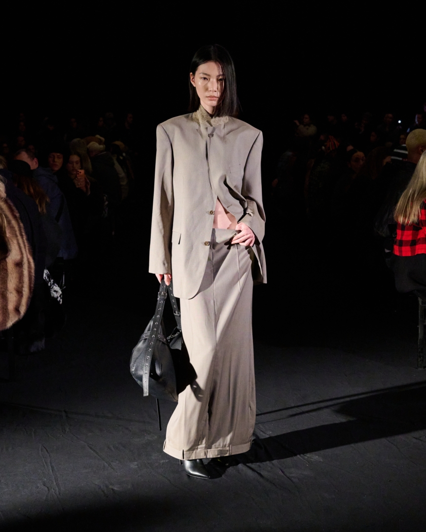 aw26-copenhagen-fashion-week-taus-runway-4x5-james-cochrane-14