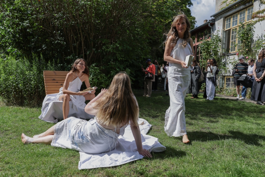 ss26-copenhagen-fashion-week-taus-presentation-2x3-james-cochrane-23