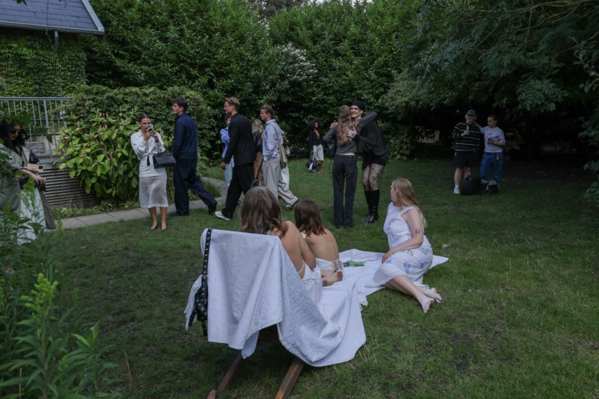 ss26-copenhagen-fashion-week-taus-presentation-2x3-james-cochrane-36