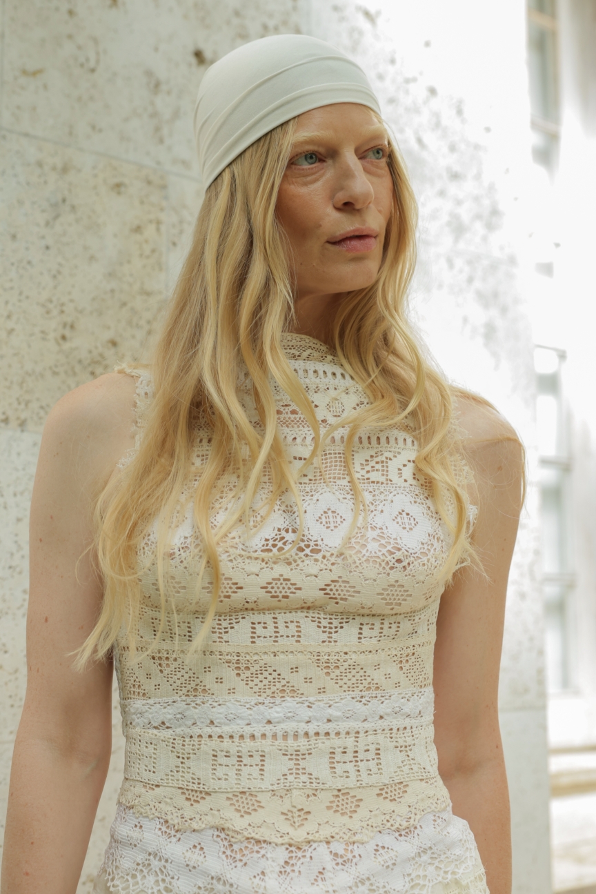 ss26-copenhagen-fashion-week-taus-presentation-2x3-james-cochrane-51