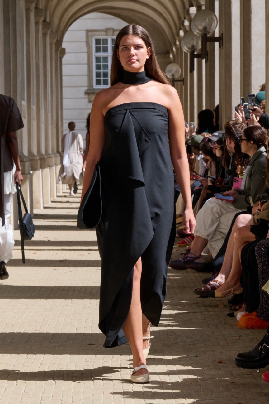 ss26-copenhagen-fashion-week-the-garment-2x3-james-cochrane-17