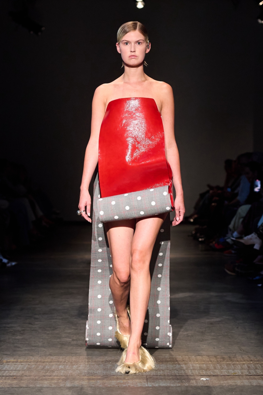 ss26-copenhagen-fashion-week-the-royal-danish-academy-runway-2x3-james-cochrane-57