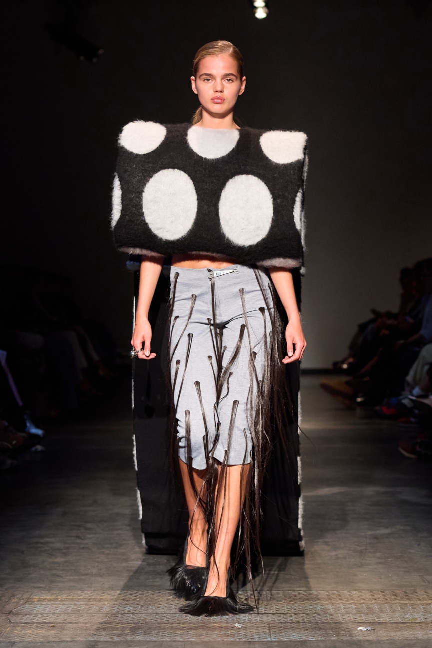 ss26-copenhagen-fashion-week-the-royal-danish-academy-runway-2x3-james-cochrane-59