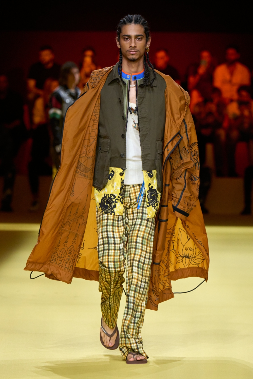 dsquared2-ss23-mens-show-3