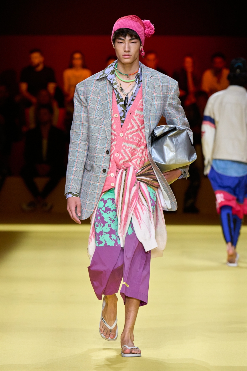dsquared2-ss23-mens-show-37