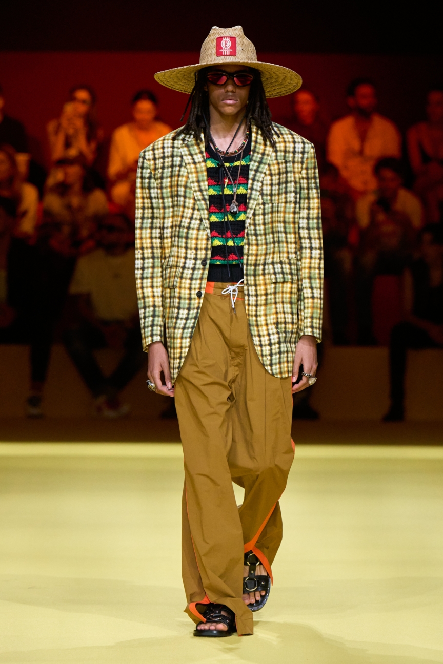 dsquared2-ss23-mens-show-6