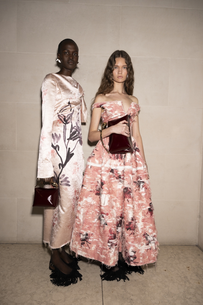 erdem-autumn-winter-2025-collection-backstage-39